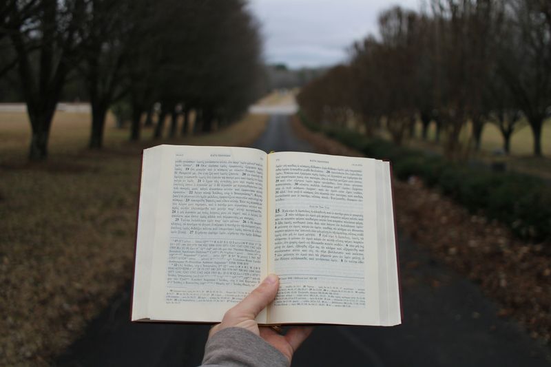 Foto de un libro abierto